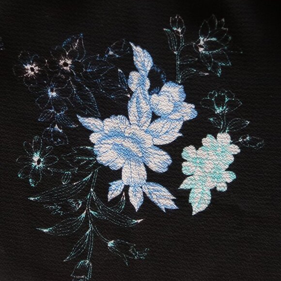 City Chic Ginza Black Blue White Floral V-neck Tie Elastic Waist 3/4 Sleeve 18 - Picture 9 of 10